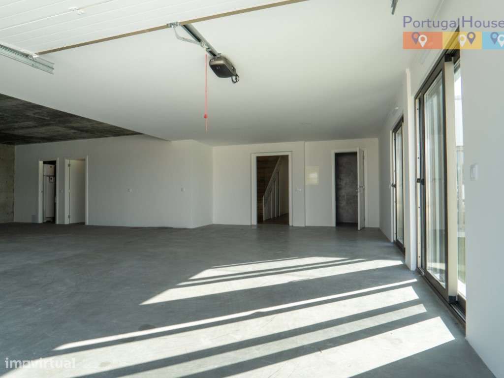 Moradia T4 de Luxo com terreno de 5.300 metros quadrados-50