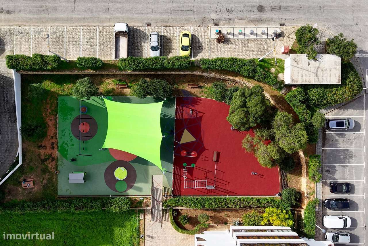 T2 em Bemposta com arrecadação privativa e terraço comum espaçoso  - A-40