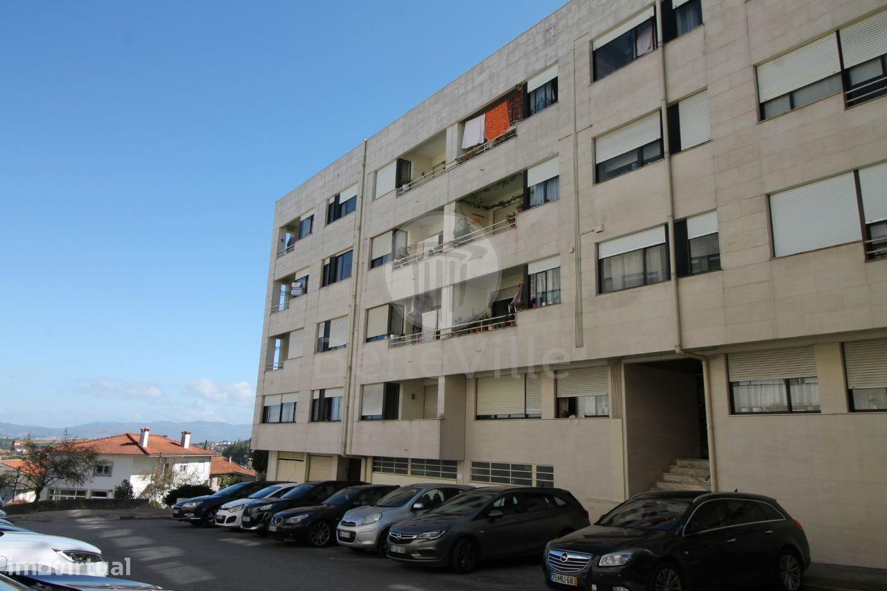 Apartamento T4 remodelado, próximo do Mercadona, Braga