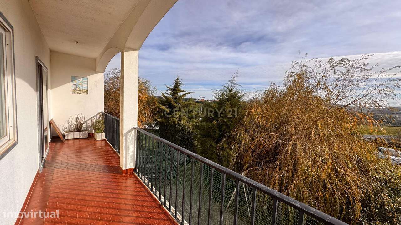 Moradia T5 com Terreno Generoso  - Mafra-41