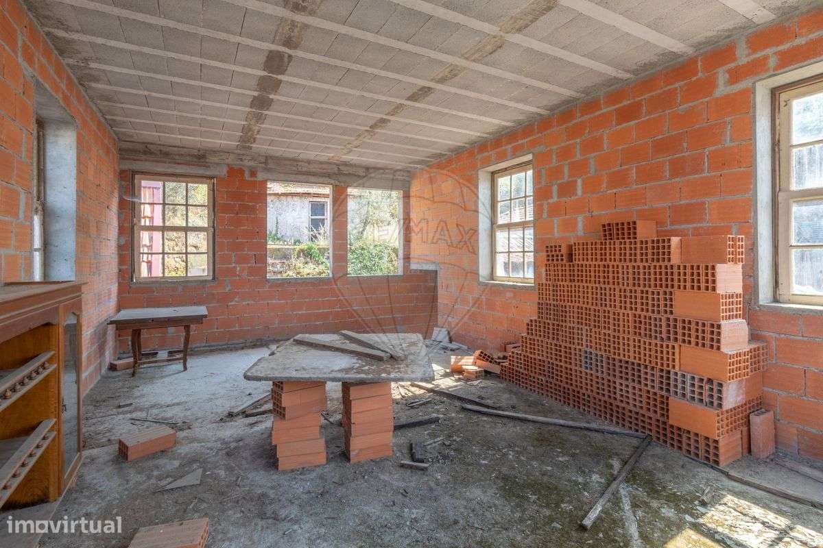 Moradia T4 para venda-8