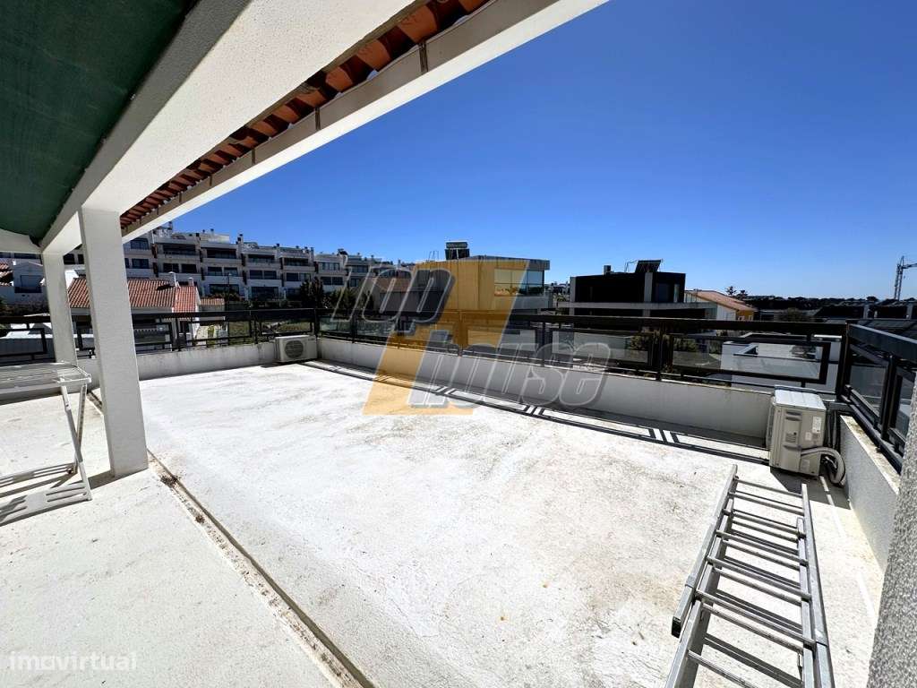 Moradia Isolada T4+1 - Vista de Mar - Charneca de Caparica-25