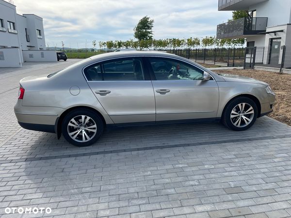 Volkswagen Passat 2.0 TDI Comfortline - 1