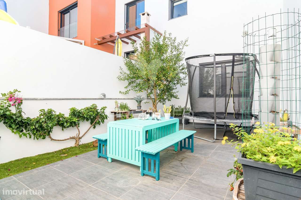 Moradia com Terraço e Vista Mar na Melhor Zona de Sines-19