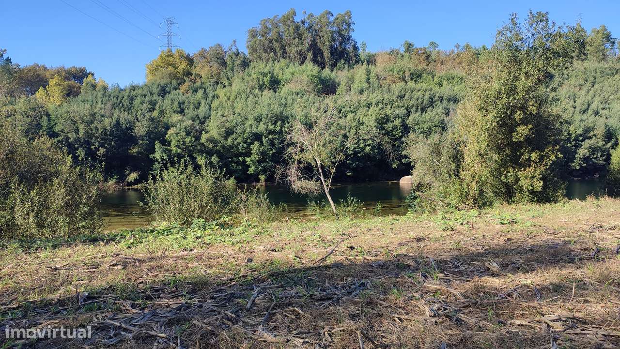 Terreno junto ao rio em Monsul, Póvoa de Lanhoso - Grande imagem: 3/20