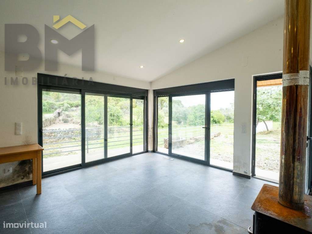 Moradia T2 com Terreno de 4.500m² - Proença-a-Velha | Totalmente Au... - Grande imagem: 5/25