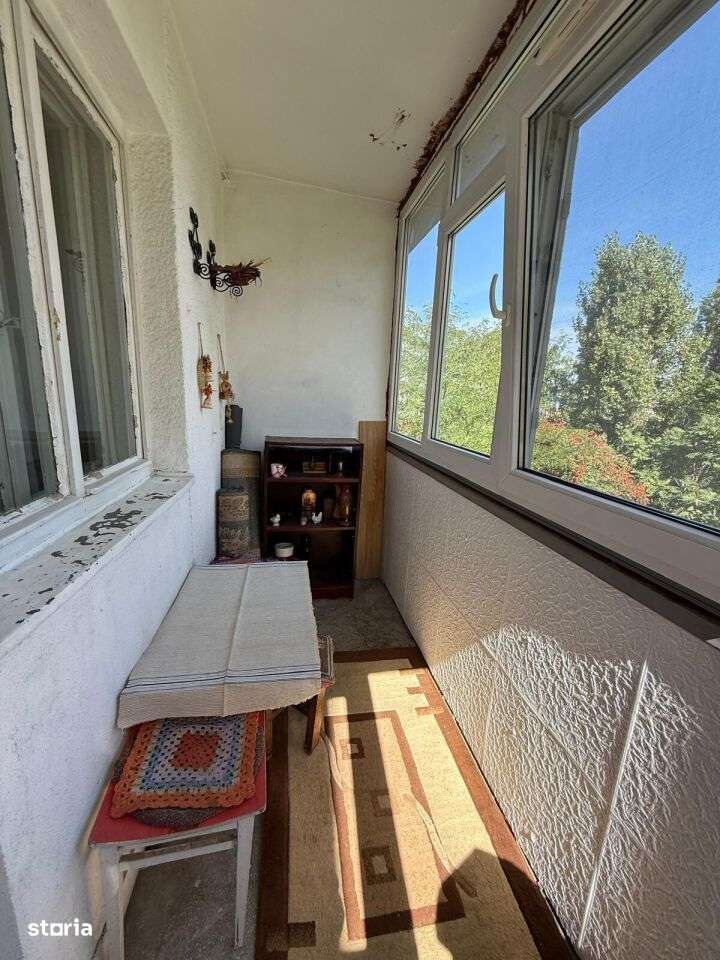 2 Camere Decomandat Metrou la 8 Minute-10