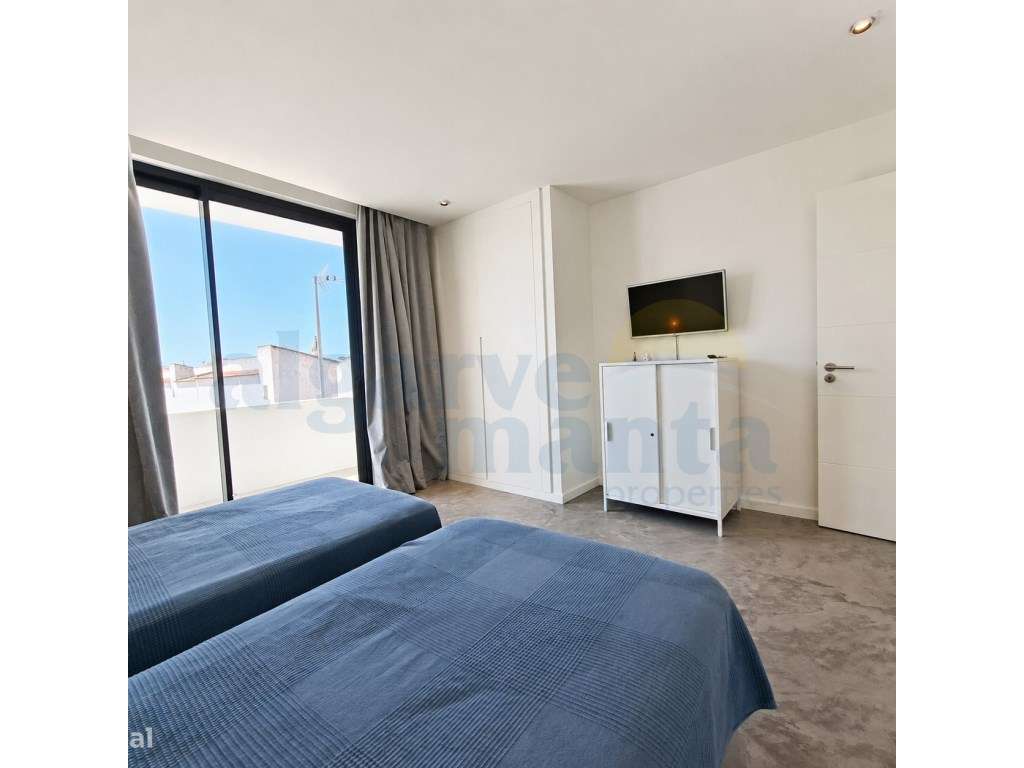 Moradia T3 Geminada com Piscina Privada em Manta Rota-14