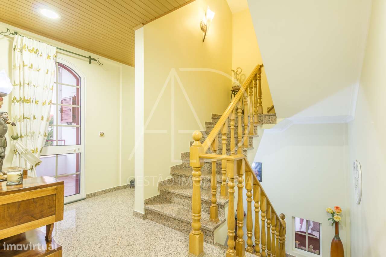 MORADIA T5+1 EM SANTO ANDRÉ, BARREIRO-31