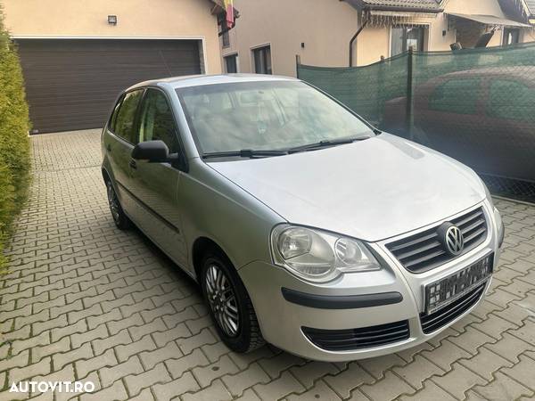 Volkswagen Polo 1.2 Attractive - 2