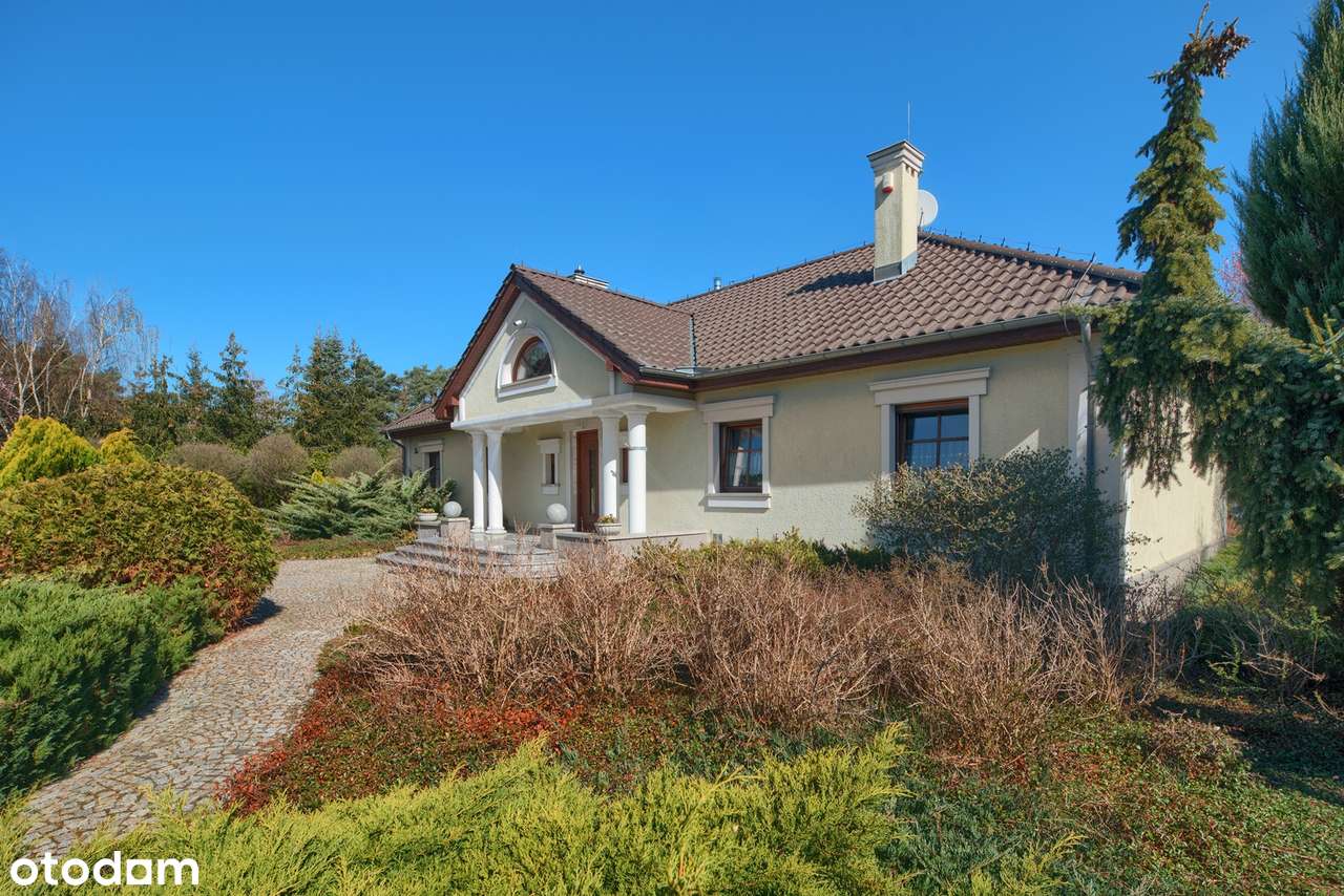 Malowniczy dom z dużym ogrodem-1