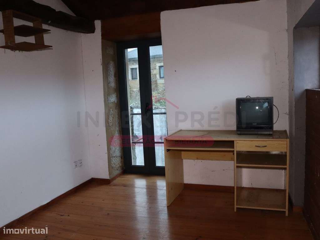 Duas moradias (1 moradia V1 + 1 moradia V2) em Alvarenga, Arouca-27