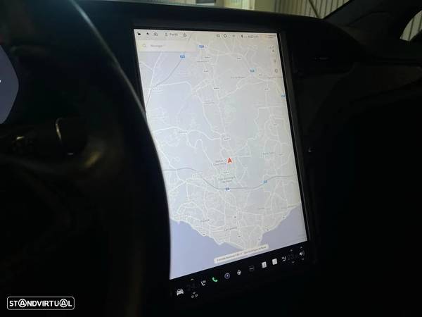 Tesla Model X 75D - 14