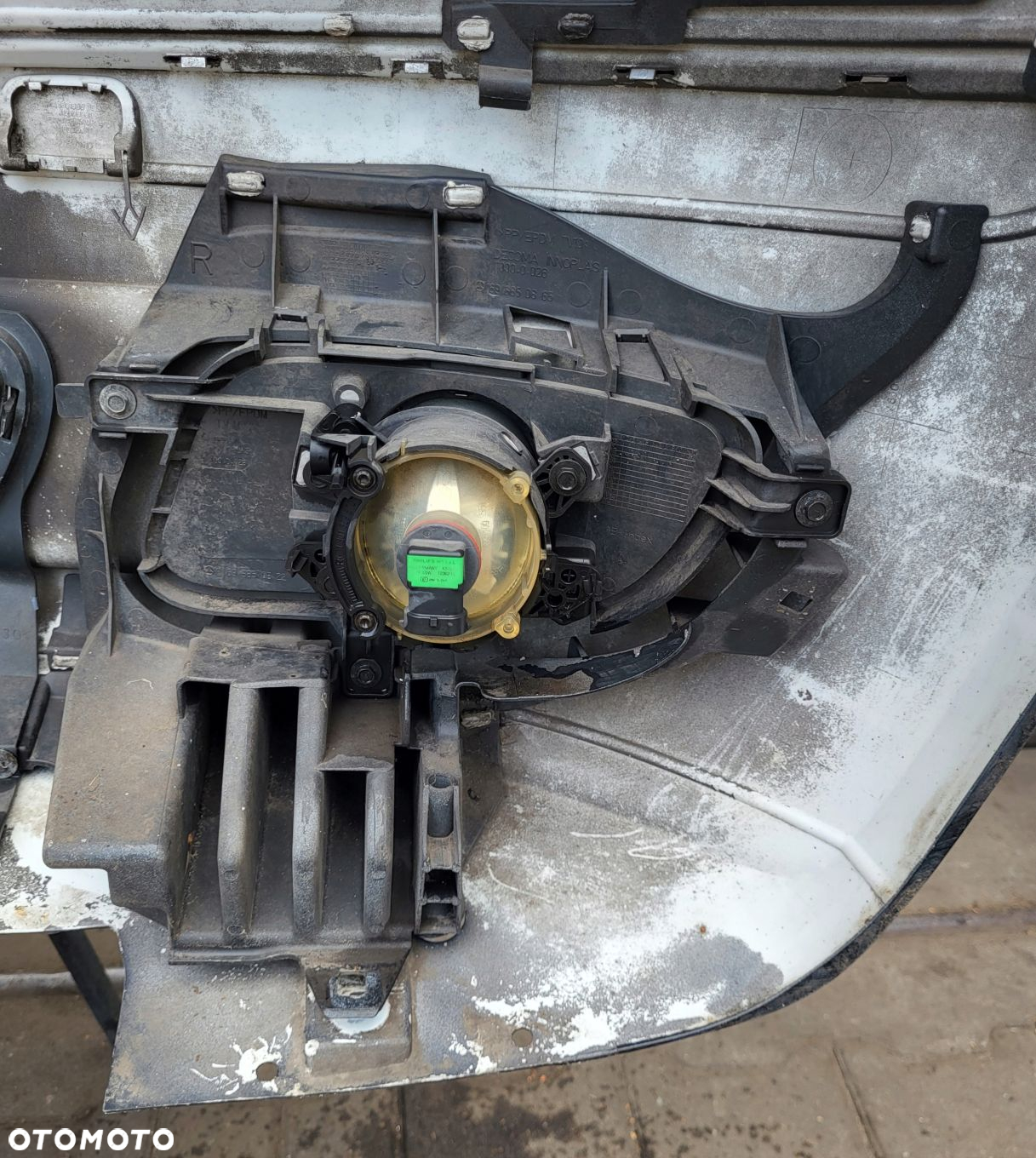 MERCEDES W169 ZDERZAK PRZEDNI CHROM HALOGEN KPL 696 - 12