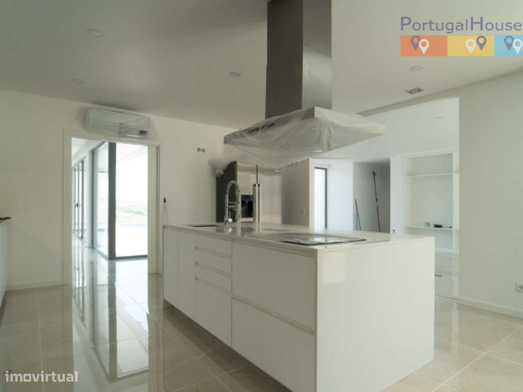 Moradia independente de arquitetura moderna e espetacular com vista...-12