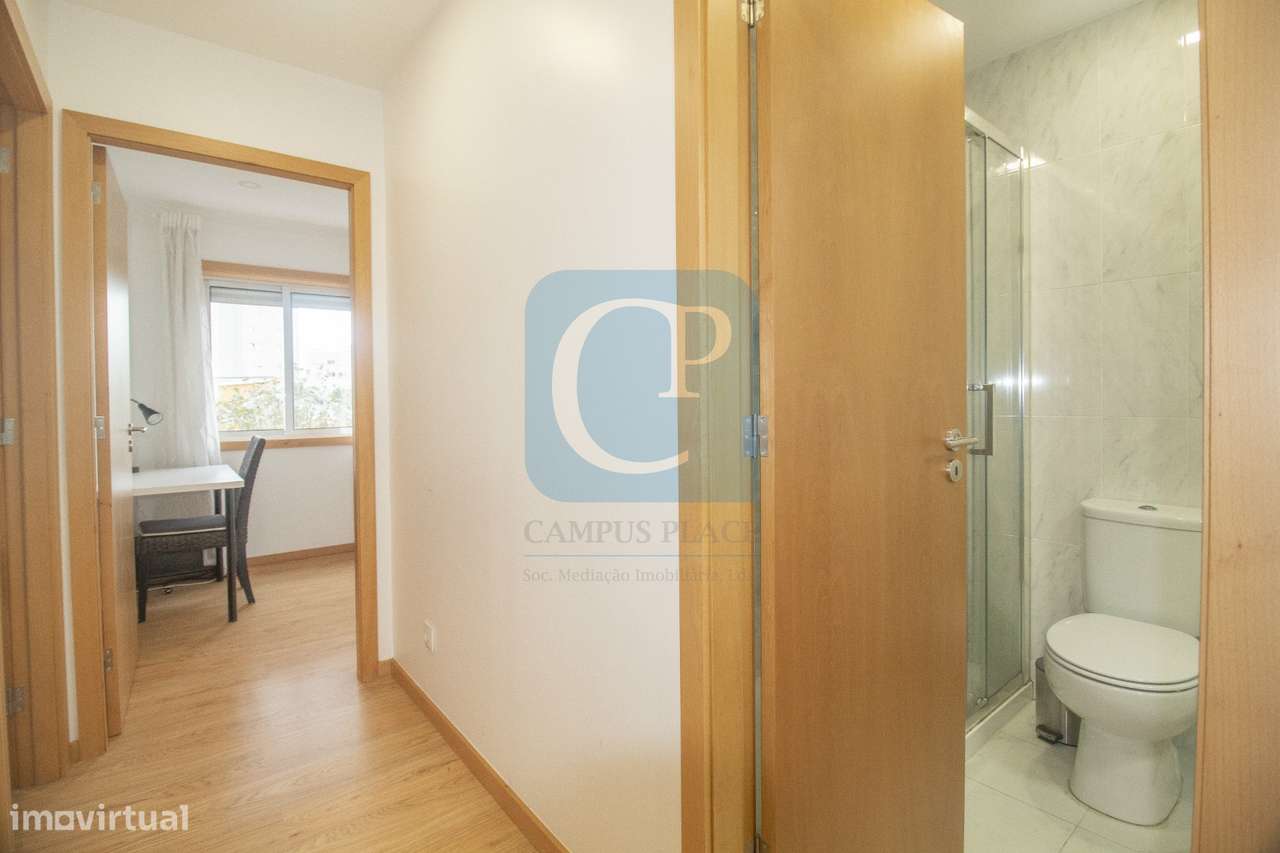 Apartamento T3 renovado com terraço, ao ISCAP e 900mts H.S.João-8