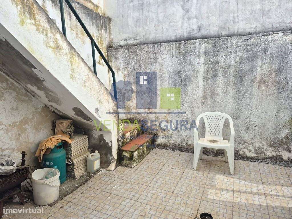 Moradia R/C T2 com Quintal e Terraço | Zona da Salúquia | Moura-8