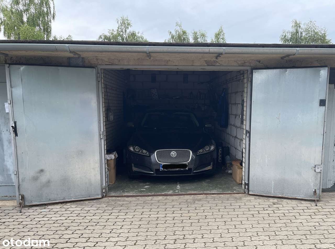 Obszerny garaż, czuby, z bramą wjazdową na pilota. - Pełny obrazek: 4/4