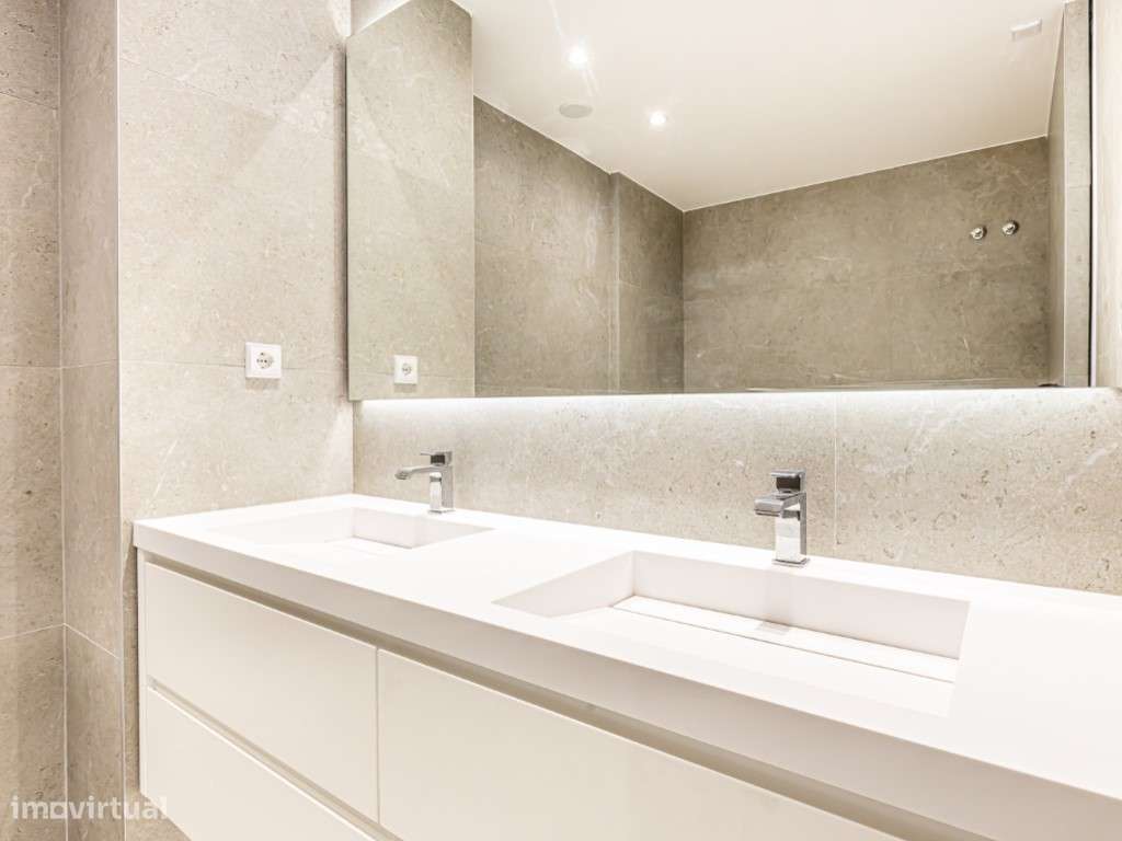 Apartamento T3+1 | Garagem em 'BOX' p/ 2 Viaturas | 2 Terraços-13