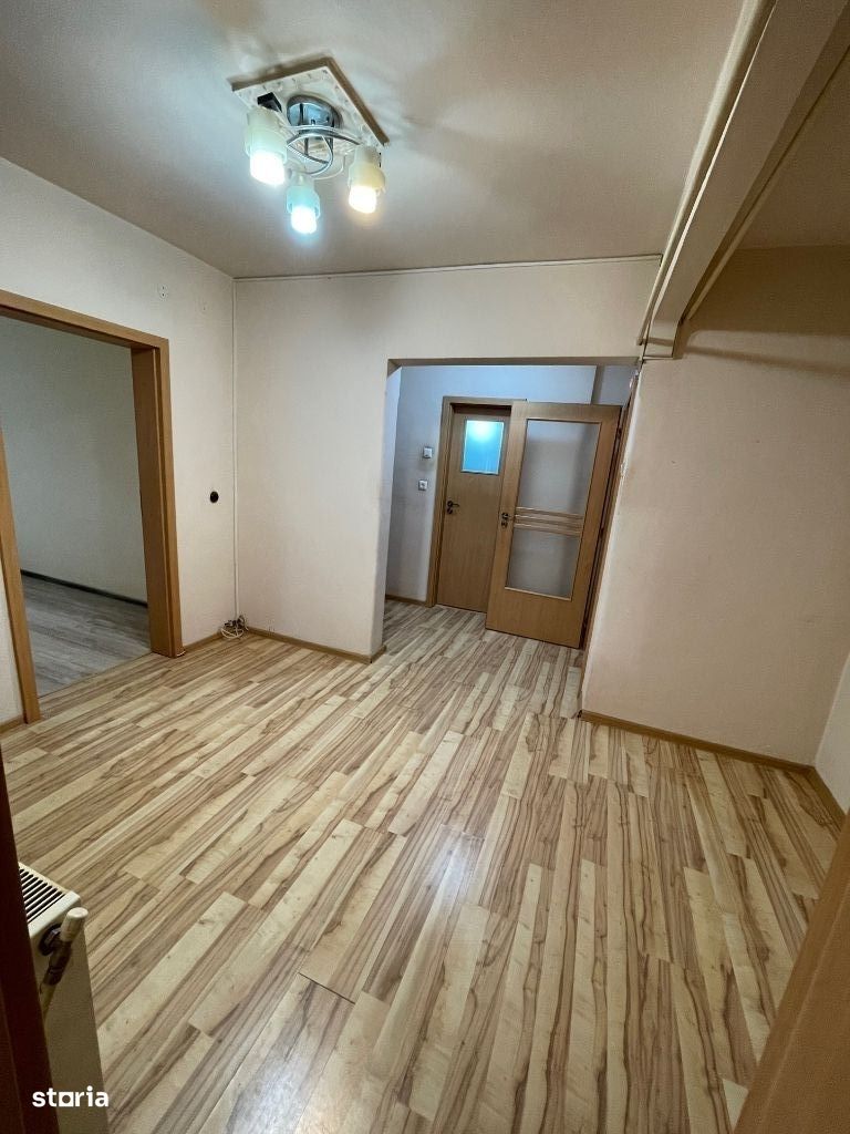 Apartament 3 camere decomandat zona Nord