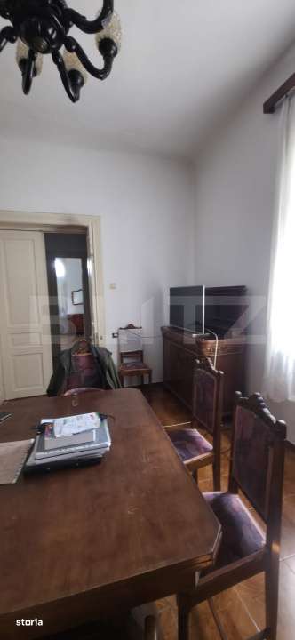 Casa 4 camere , teren 285 mp, zona semi-centrala - Imagine principală: 3/19