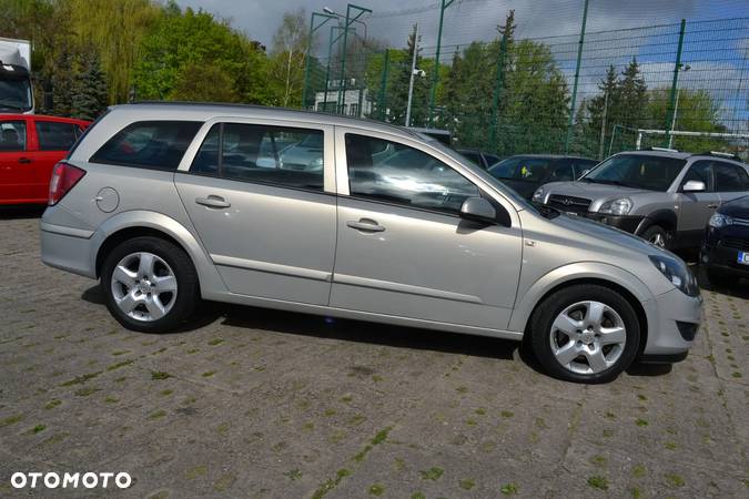 Opel Astra III 1.9 CDTI Cosmo - 15