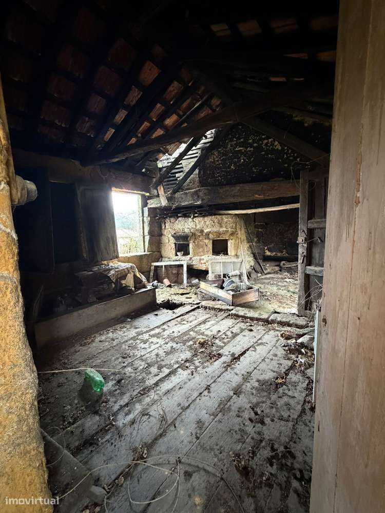 Casa Antiga / Ruína para Restaurar-8