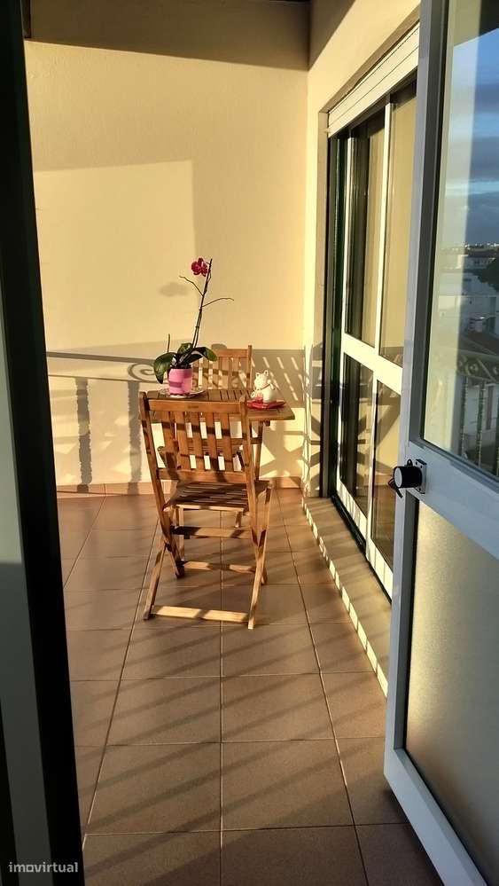 LUXUOSA PENTHOUSE EM CENTRAL AREA MARINHA GRANDE - Grande imagem: 4/17