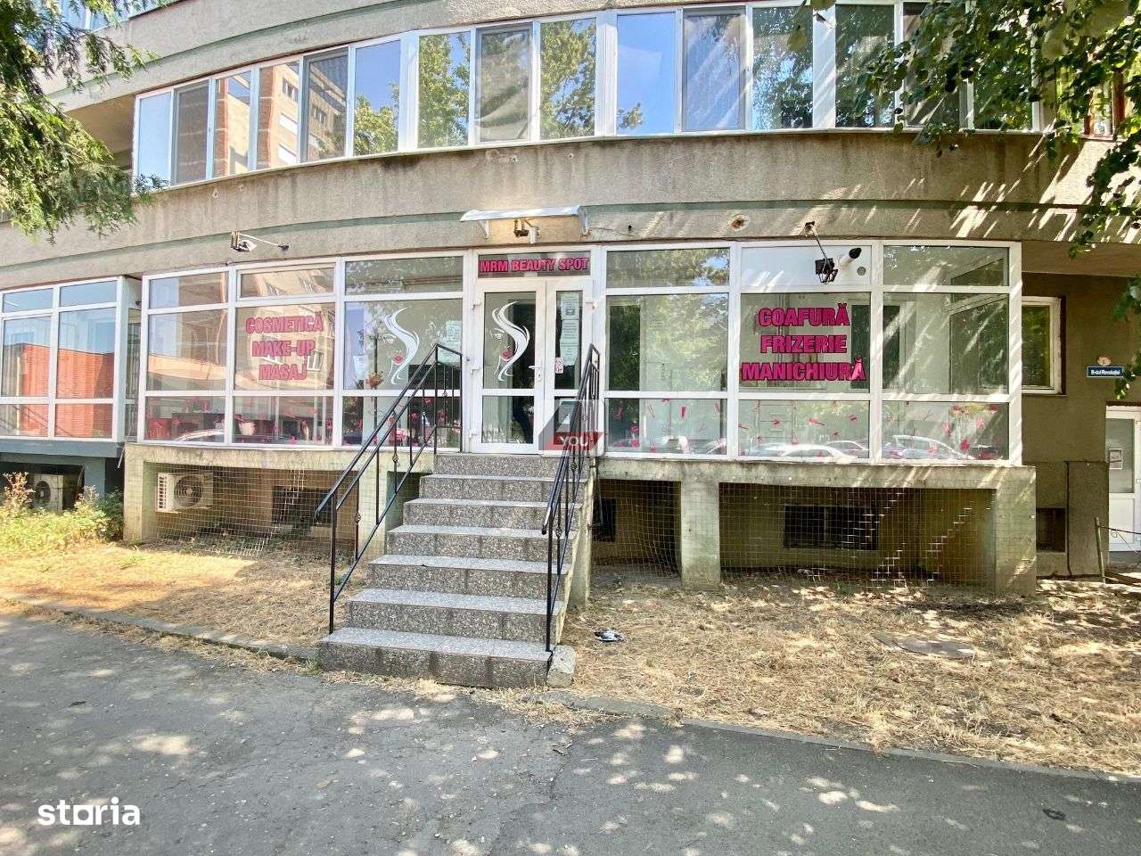 Spatiu comercial Bd.Revolutiei-Piata Garii cu vitrina 10 ml-124500 eur - Imagine principală: 1/7
