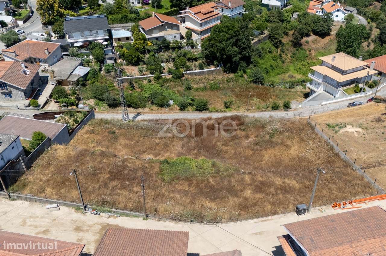 Terreno versátil em zona nobre de Castelo de Paiva - Grande imagem: 5/17