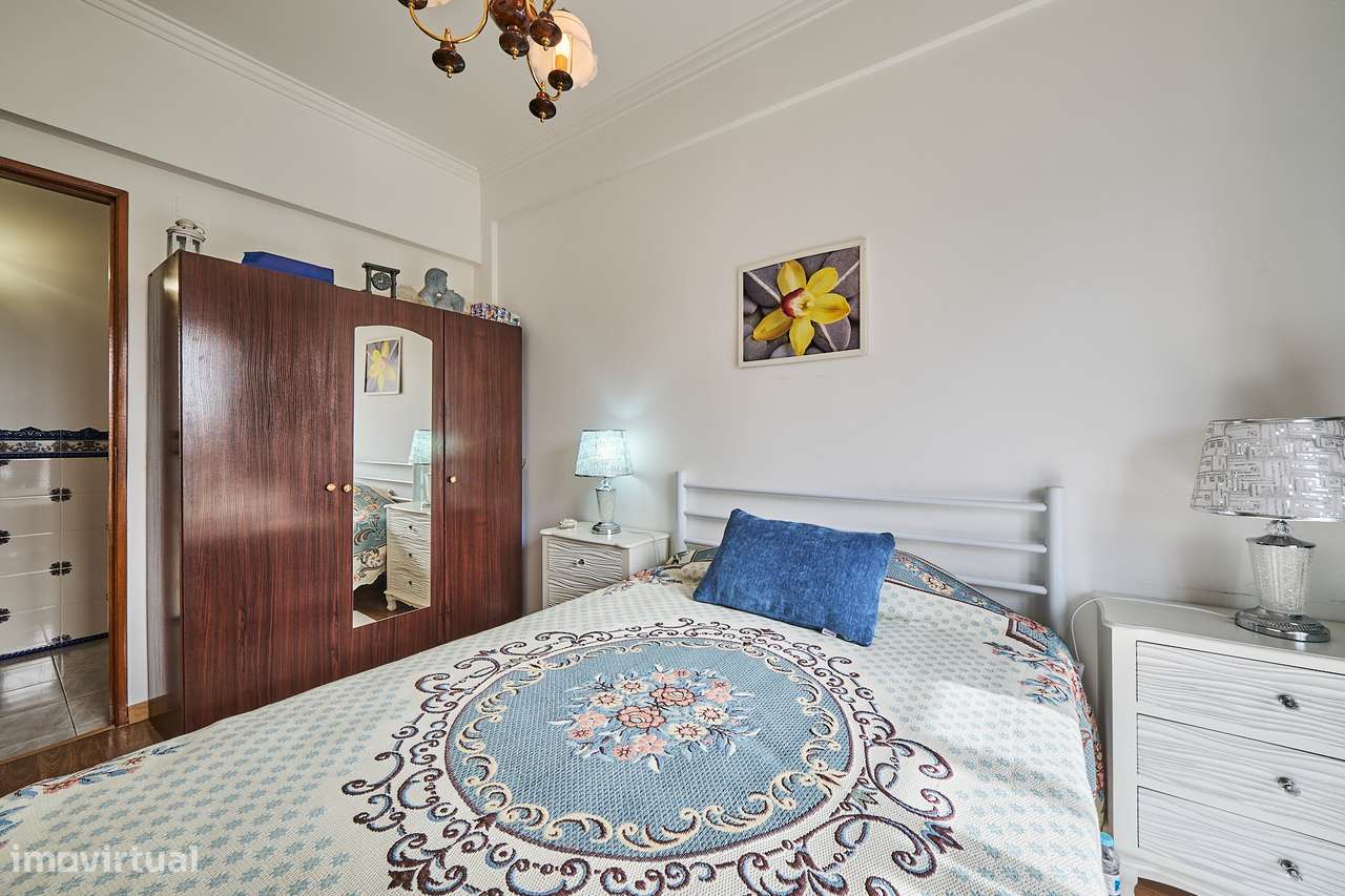 Apartamento com 3 quartos - Corroios-8