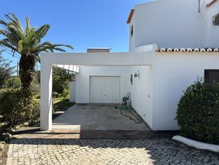Encantadora Moradia T3 com Piscina em Localização Privilegiada em Carv - Grande imagem: 5/38