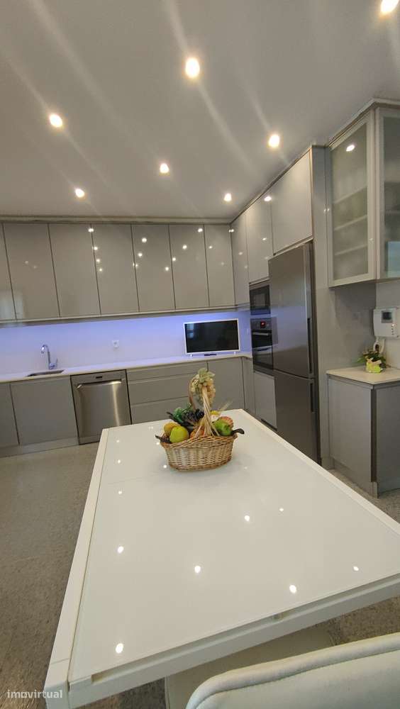 Moradia T4 com piscina e garagem em Perafita - Grande imagem: 5/35