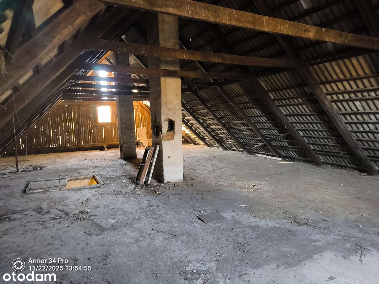 STARY DREWNIANY DWOREK w Łosince z 1890 roku.  REWEACYJNY ZDROWY DYL-17