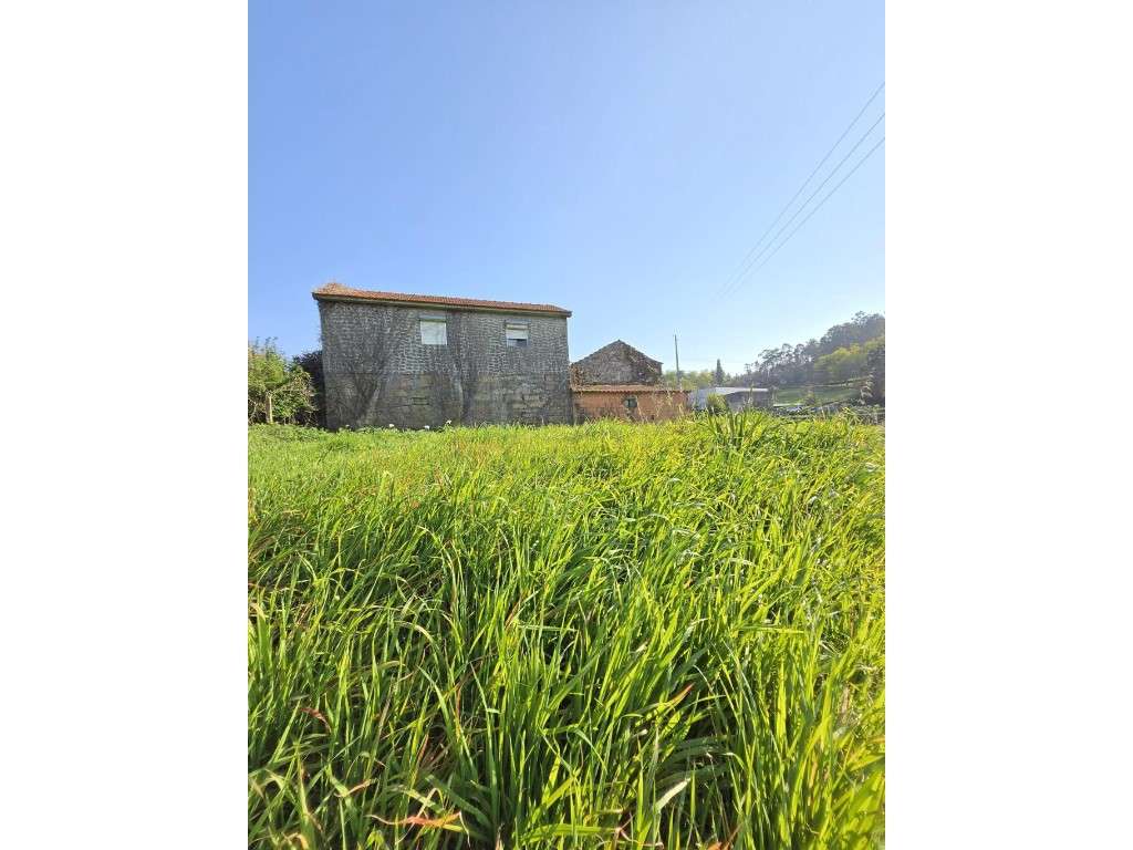 Oportunidade Única: Moradia em Pedra para Restauro com Quintal - Si...-11