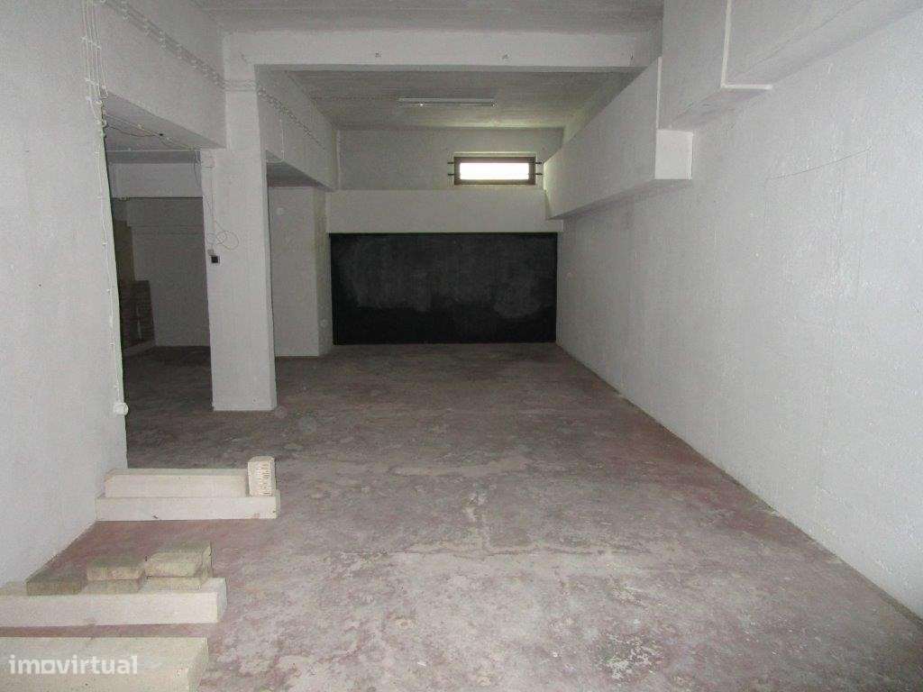 Loja no Dafundo - Grande imagem: 4/6