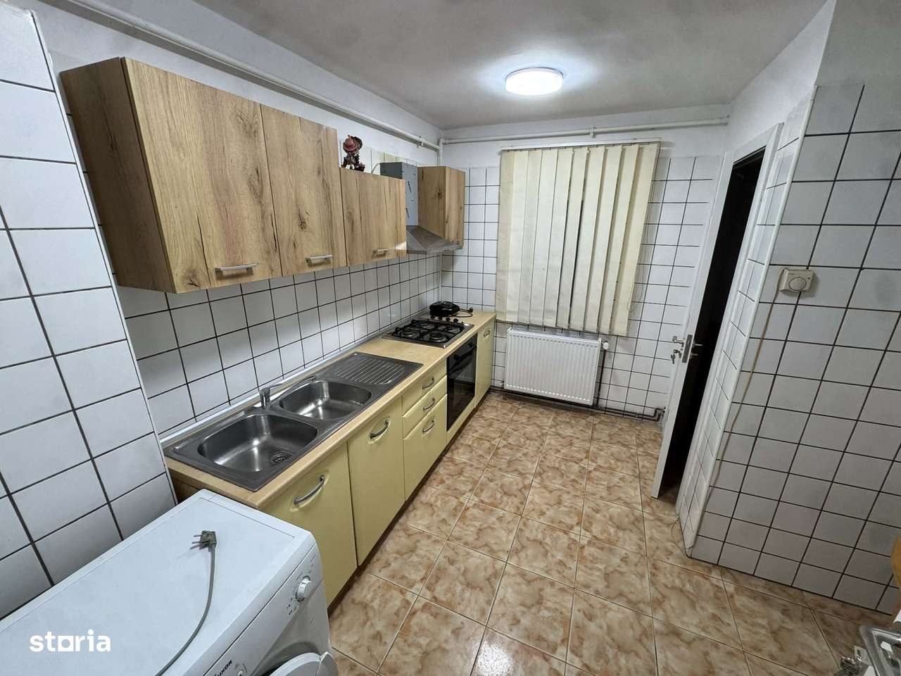 Chirie apartament 3 camere decomandate , mobilat-utilat , Micro 16 - Imagine principală: 4/10