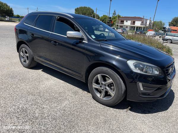 Volvo XC 60 2.4 D4 R-Design AWD Geartronic - 4