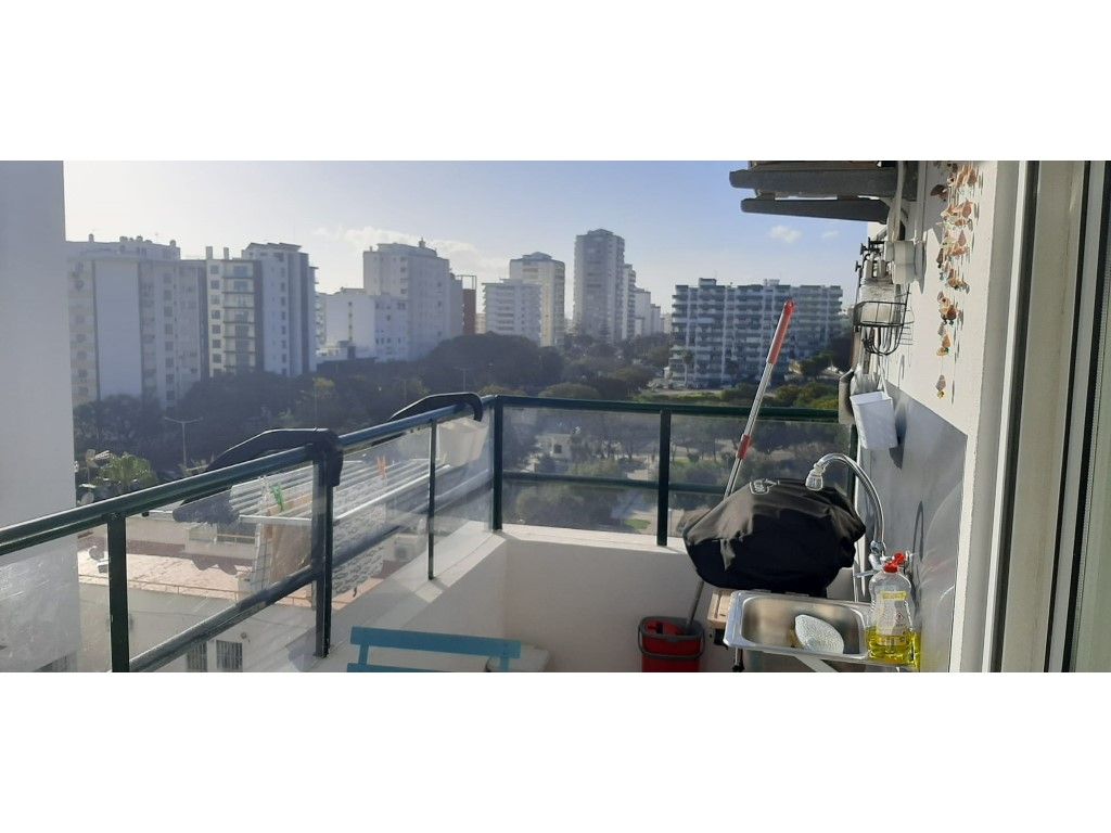 Apartamento T1 com vista de mar a 2 minutos da praia a pé