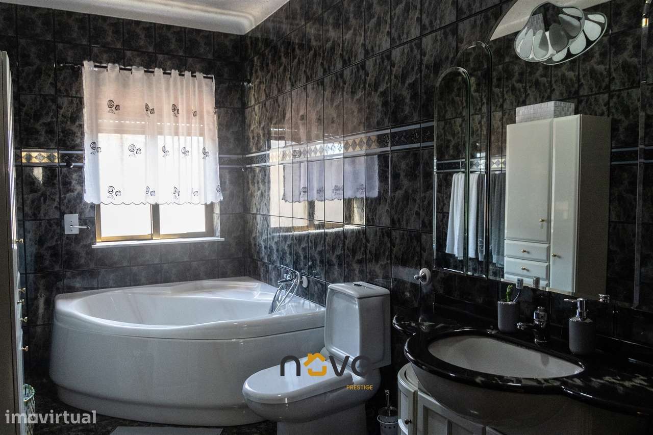 Moradia T4 em Mujães, Viana do Castelo-7