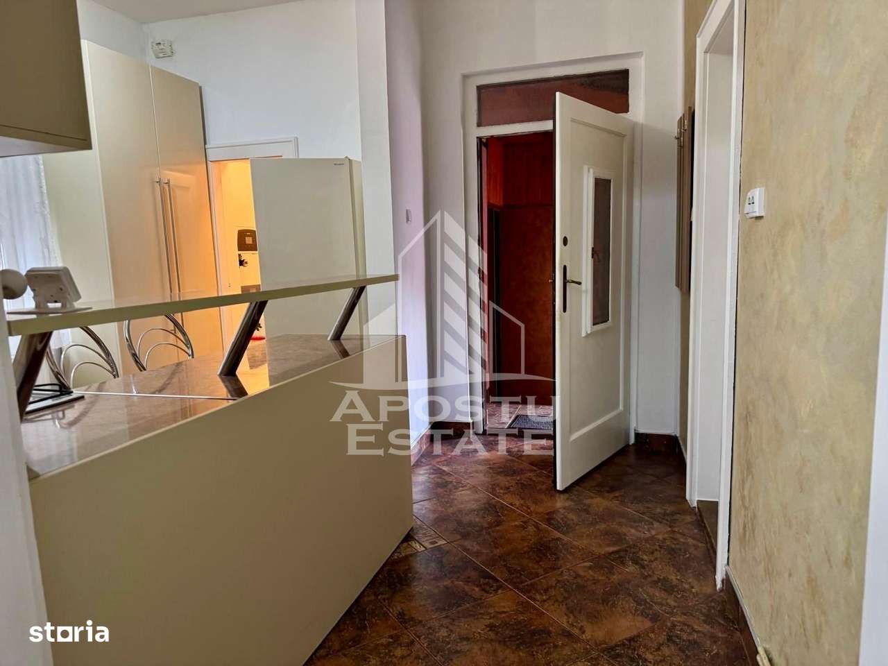 Apartament 2 camere,la casa,curte comuna,zona Dambovita - Imagine principală: 5/12