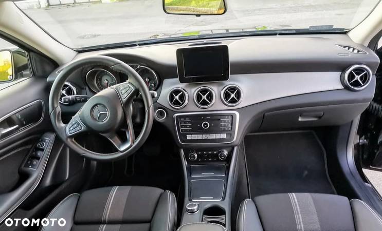 Mercedes-Benz GLA 200 7G-DCT Style - 10