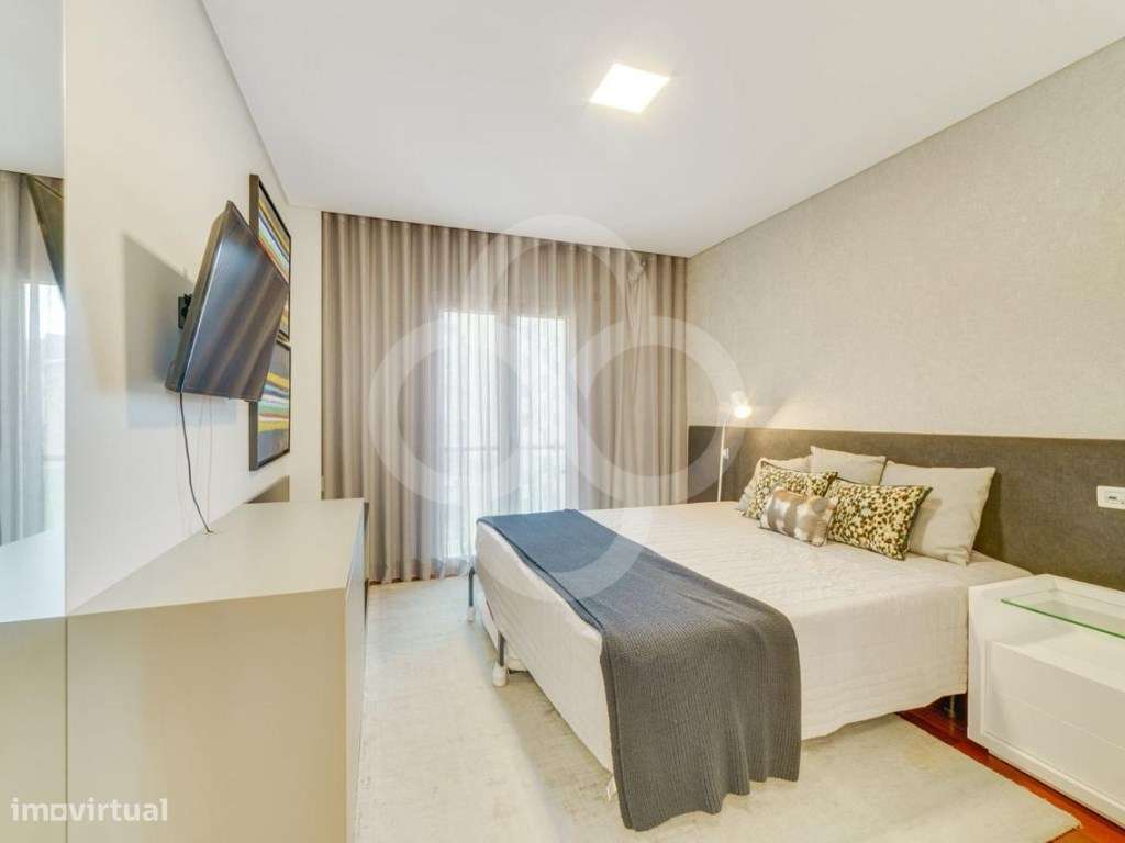 Apartamento T4 com 4 lugares de parqueamento na Avenida Marquês de ...-9