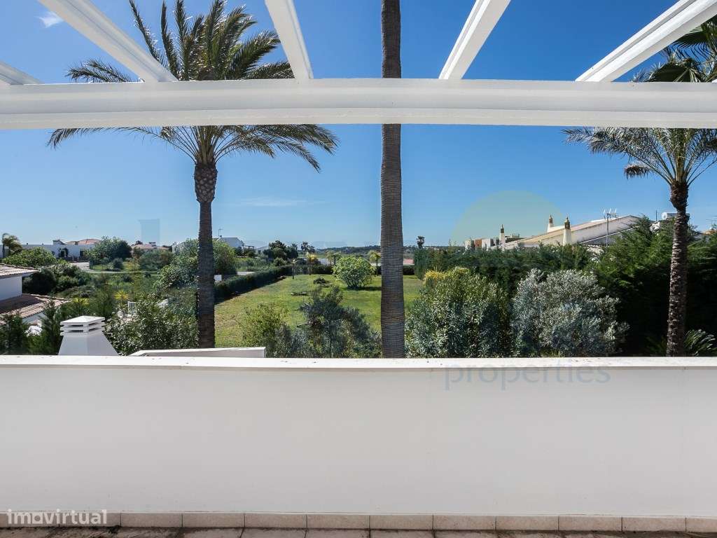 Moradia T5 com Jardim e Piscina + Lote Urbano para construção - Cas...-33