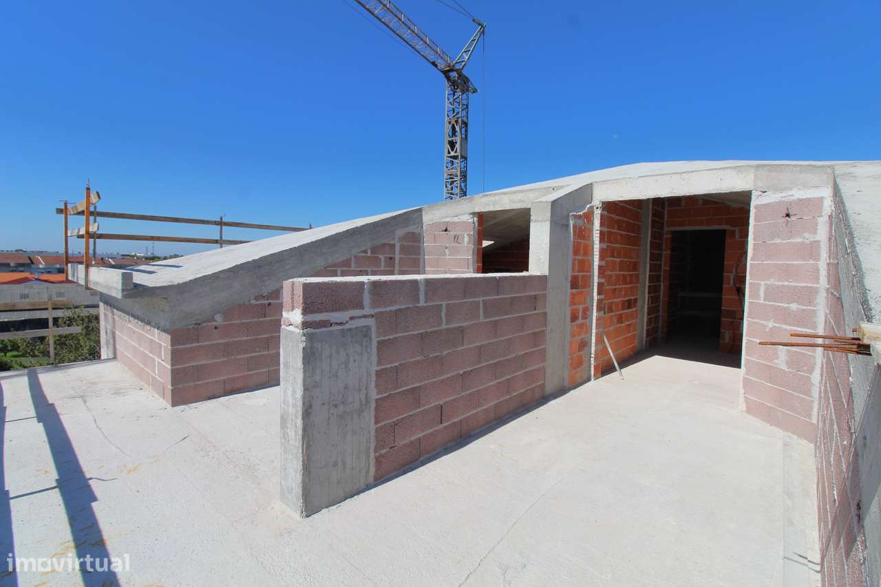 Apartamento Duplex T2 + 2 com entradas independentes na Cumieira-15