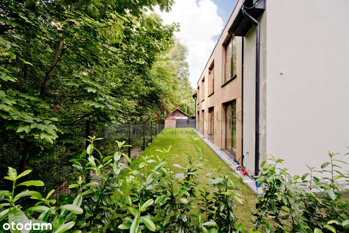 Latarnia za oknem, ogród pod domem, plaża - Hel-9