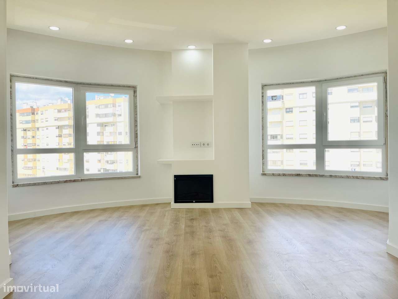 T2 Totalmente Remodelado | 5.º Andar com Elevador | Infantado  1.350€ - Grande imagem: 4/15