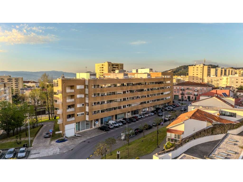 Vende-se T3 - Braga Centro-35