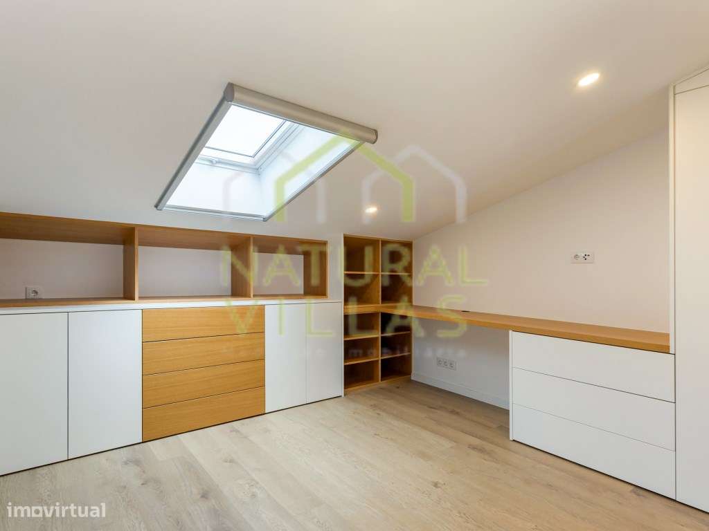 Moradia em Banda T2 Moderna junto à Baixa de Faro-10