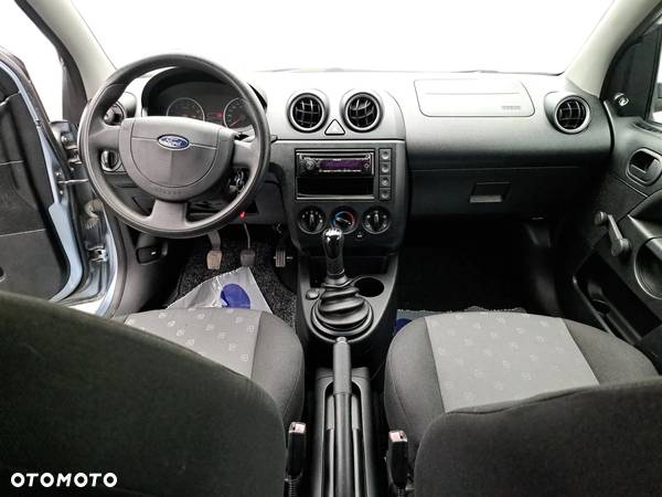 Ford Fiesta 1.3 Ambiente - 11